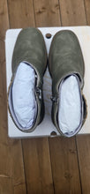 Load image into Gallery viewer, BLOWFISH MALIBU Joy Moss Prospector Vegan Zip Up Chelsea Boots Moss Green UK 6
