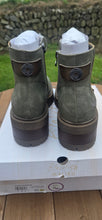 Load image into Gallery viewer, BLOWFISH MALIBU Joy Moss Prospector Vegan Zip Up Chelsea Boots Moss Green UK 6
